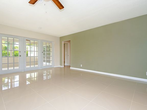 5th image of 1760 NW 39th St
