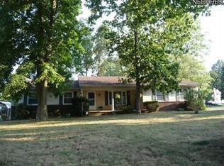 3553 Glenbrook Dr, Barberton, OH 44203