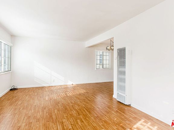 3rd image of 5470 Inglewood Blvd