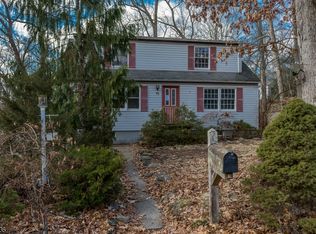 88 Oakwood Dr, Ringwood, NJ 07456