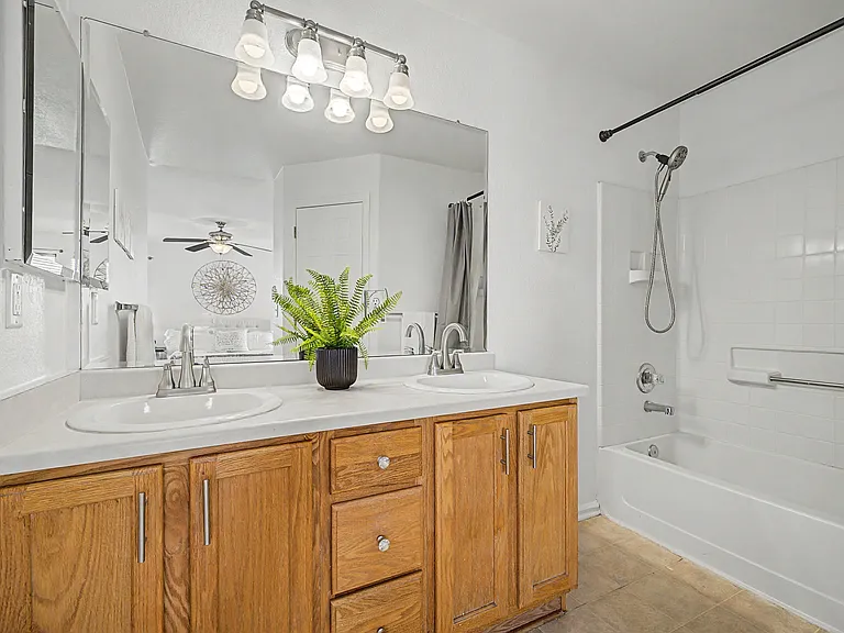 9917 Aftonwood St — Photo 10