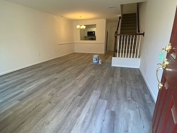 4th image of 1105 Settlement Dr