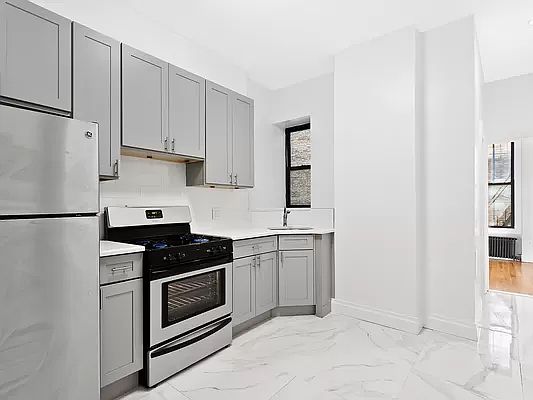 5th image of 206 9th Ave #1N
