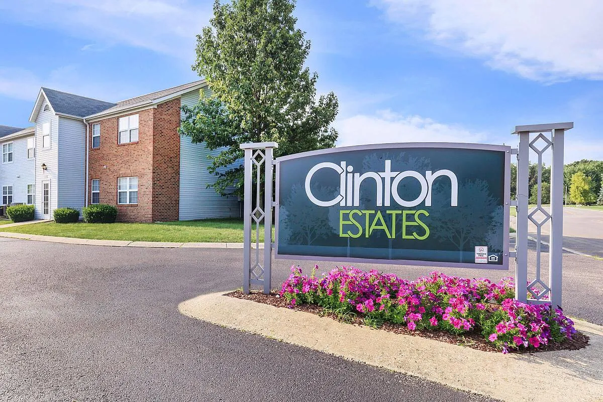 Clinton Estates — Photo 1