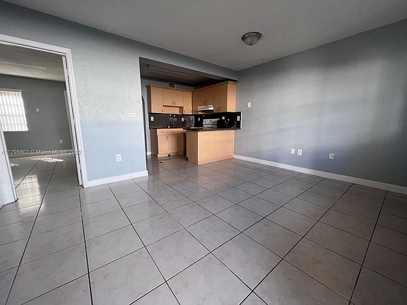 3rd image of 16150 NE 21st Ave APT 2