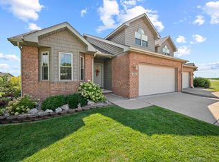 1832 Kingsbury Rd, Washington, IL 61571