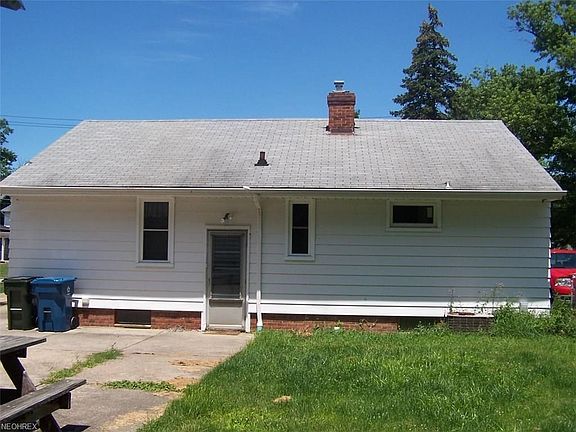 4th image of 11017 Meadowbrook Dr