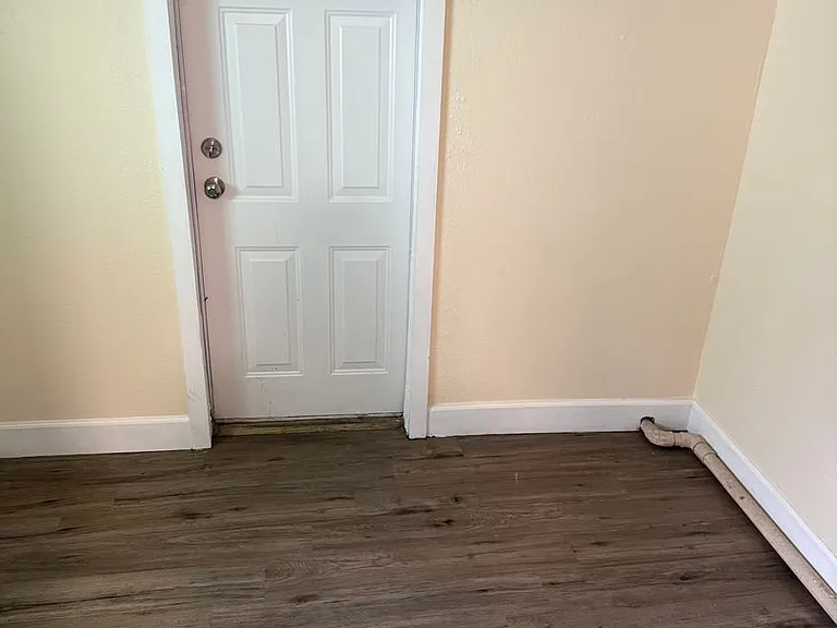 330 Palm Ave — Photo 4