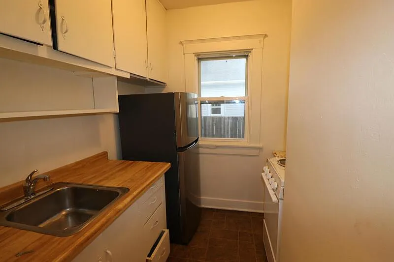 2 bed, 1.0 bath, 520 sqft, $699 — Photo 4
