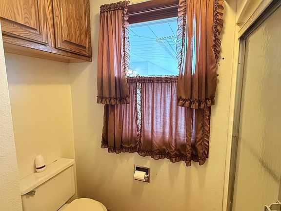 5th image of 109 Parkway Dr