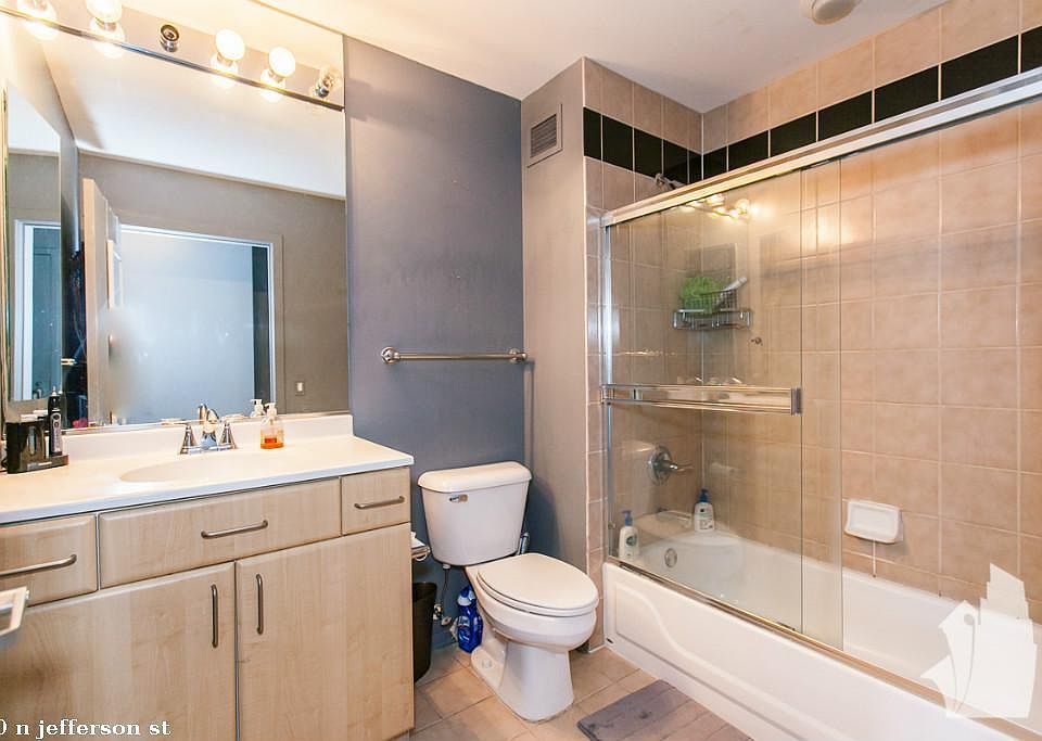 1st image of 330 N Jefferson St #826