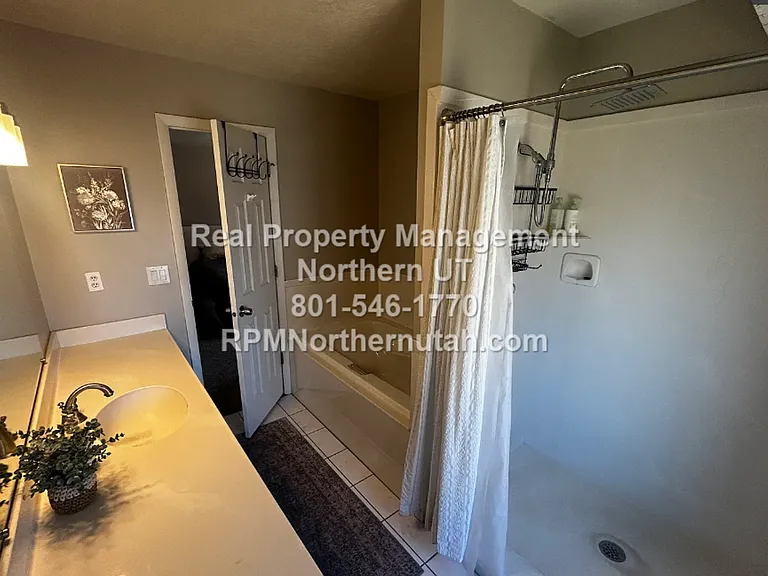 703 W 2175 N — Photo 14