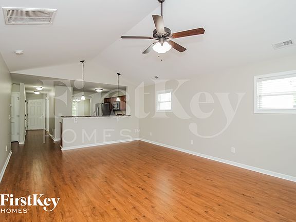 4th image of 20 Oakbrook Dr