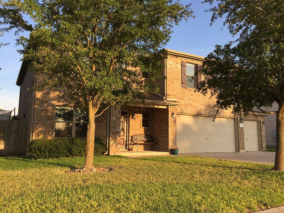 1st image of 211 Woodlake Dr