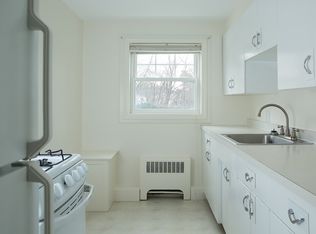 231 Elsinore St APT 5, Concord, MA 01742