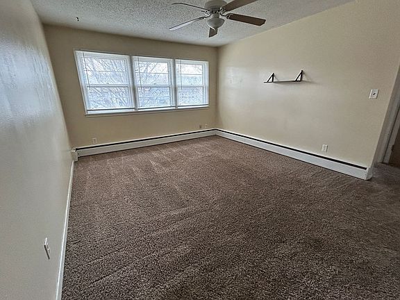 4th image of 958 3rd Ave W APT A