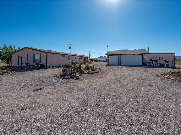 3rd image of 1105 S Cibola Rd