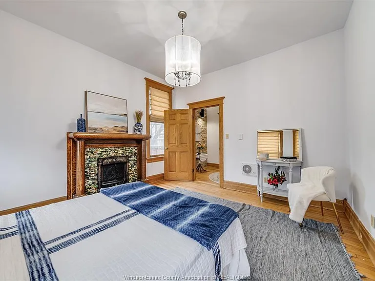 961 Ouellette Ave #2 — Photo 34