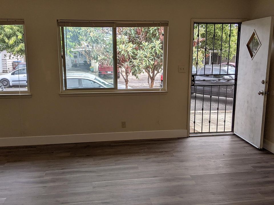 1st image of 2481 Clyda Dr