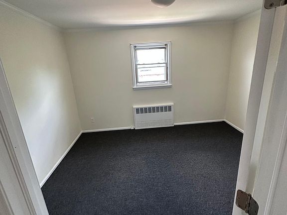 5th image of 137 Nassau Blvd #2