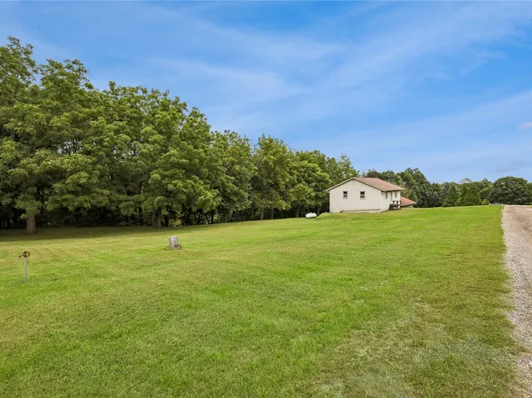 Lots 4 & 5 22nd Avenue Dr, Vinton, IA 52349
