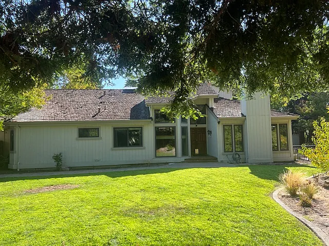 3 bed, 2.5 bath, 2666 sqft, $5,300 — Photo 2