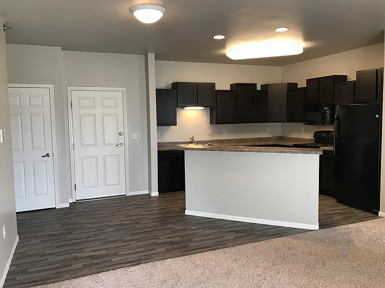Crystal Creek Apartments — Photo 36