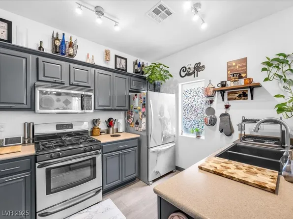 6324 Desert Leaf St #3, North Las Vegas, NV 89081
