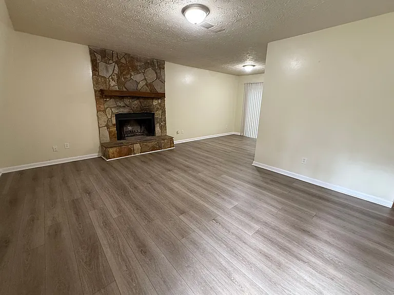 210 Rustwood Dr #212 — Photo 2