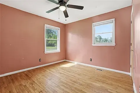 700 Woodmont Cir — Photo 2