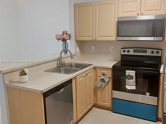3rd image of 6015 NW 116th Pl #4696