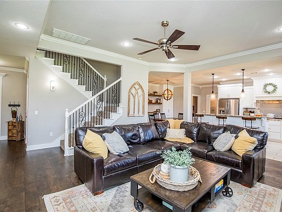 3rd image of 1221 Quailridge Way