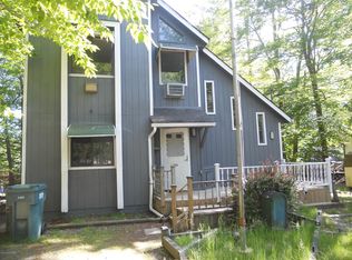 7112 Robinwood Dr, Tobyhanna, PA