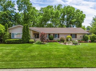 330 Winding Ridge Dr, Dayton, OH 45415
