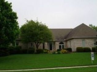 2003 Privet Ln, Bloomington, IL