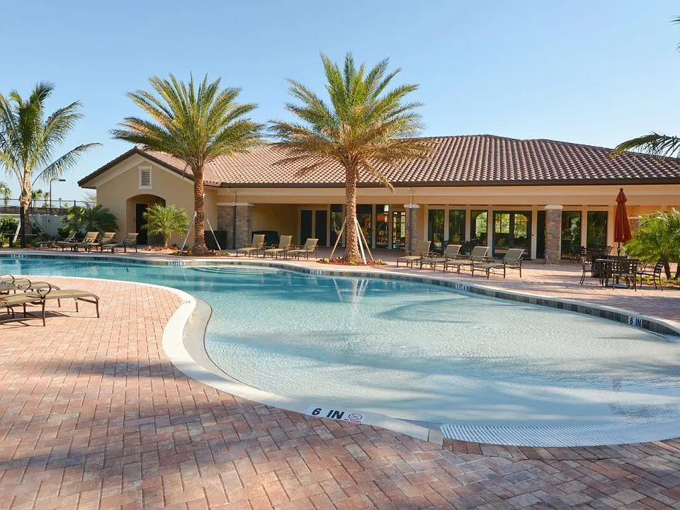 5867 Cavano Dr