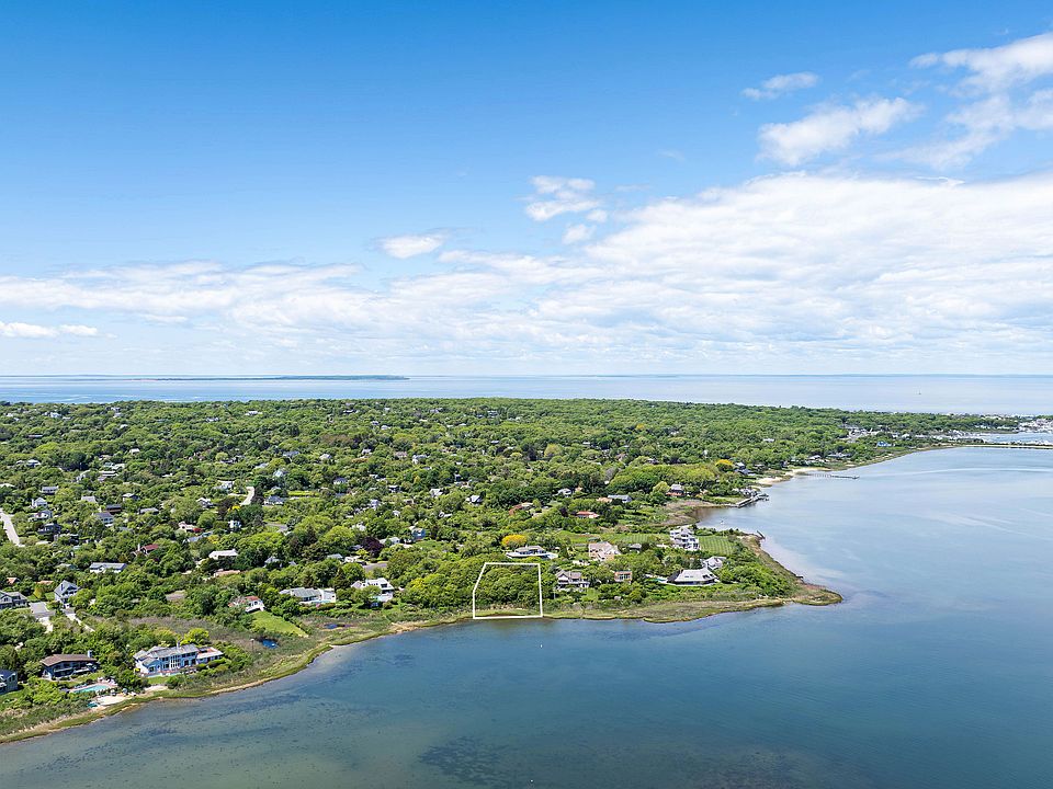 2nd image of 14 Lakeside Ct