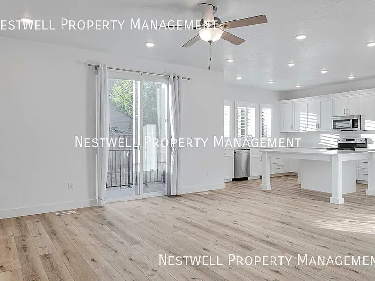 8139 N Saint Cecilia St — Photo 3