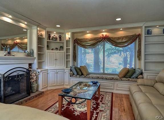 5th image of 17572 Teachers Ave