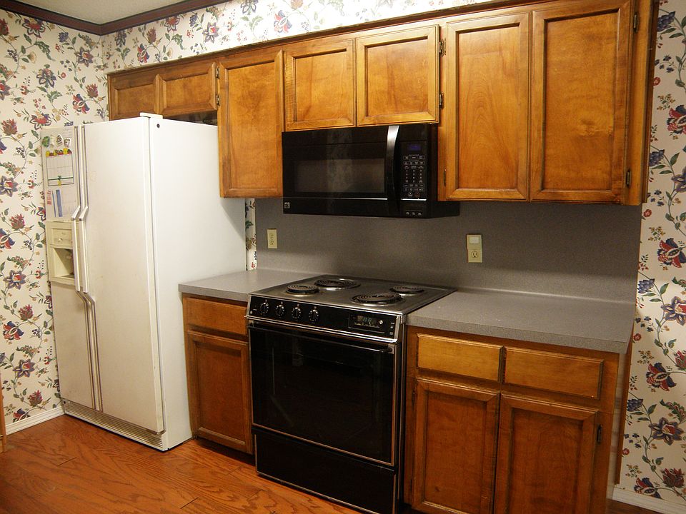 1st image of 2750 Silverspur Dr