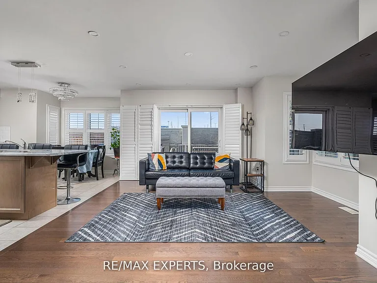 56 Donlamont Cir — Photo 10