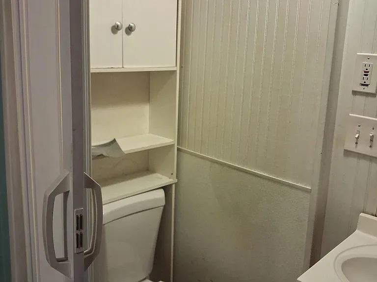 132 S Main St #B — Photo 6