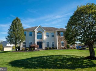 2111 Claymont Dr, Quakertown, PA 18951