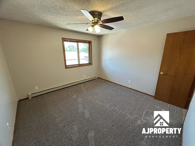 1312 E Keystone Dr — Photo 12