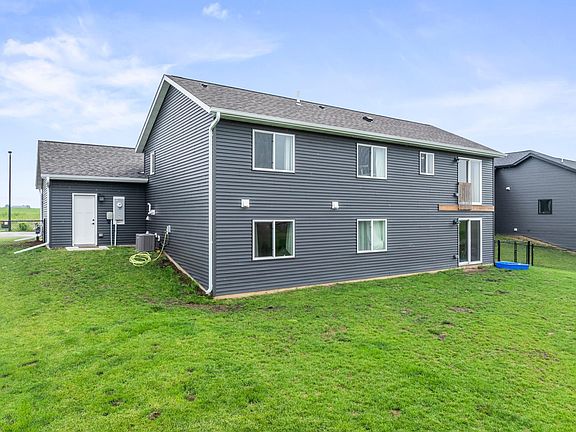 4th image of 2105 Elk Run Dr SE