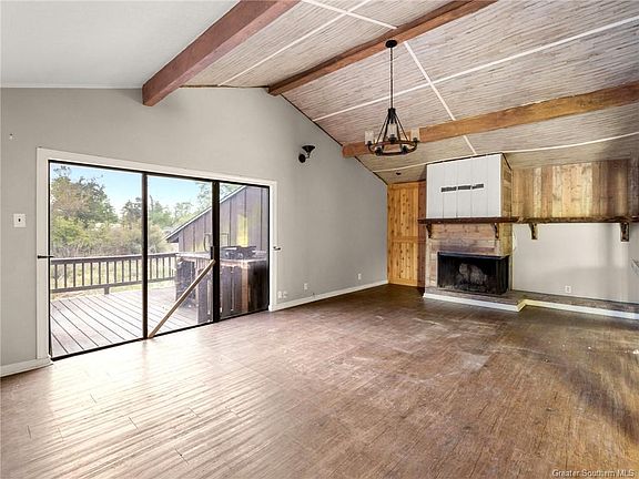 3rd image of 284 Thelma Ln