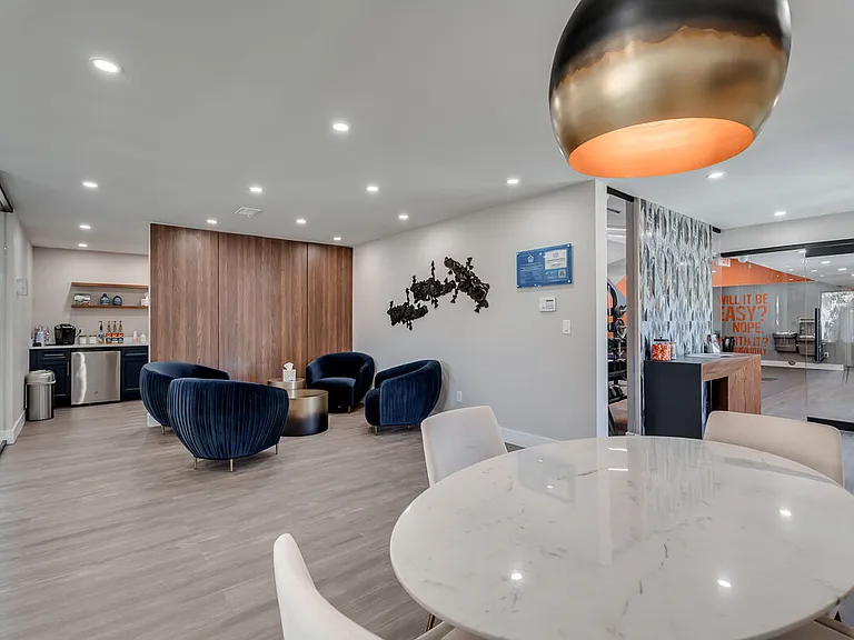 Rochester Villas — Photo 23