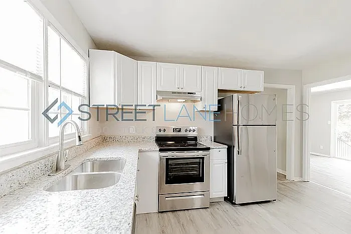 4 bed, 2.0 bath, 1469 sqft, $2,049 — Photo 4