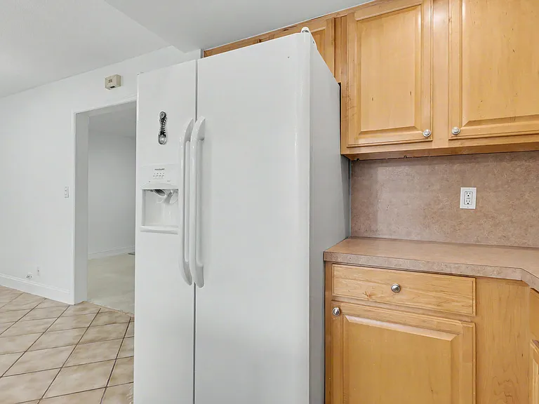 4800 NE 25th Ave N #NORTH — Photo 17