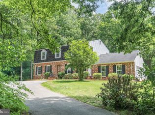 6401 Wolf Run Hunt Ct, Fairfax Station, VA 22039
